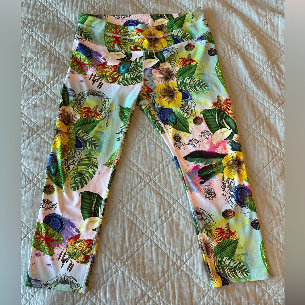 Athleta Tropical Sonar Capri, Large
